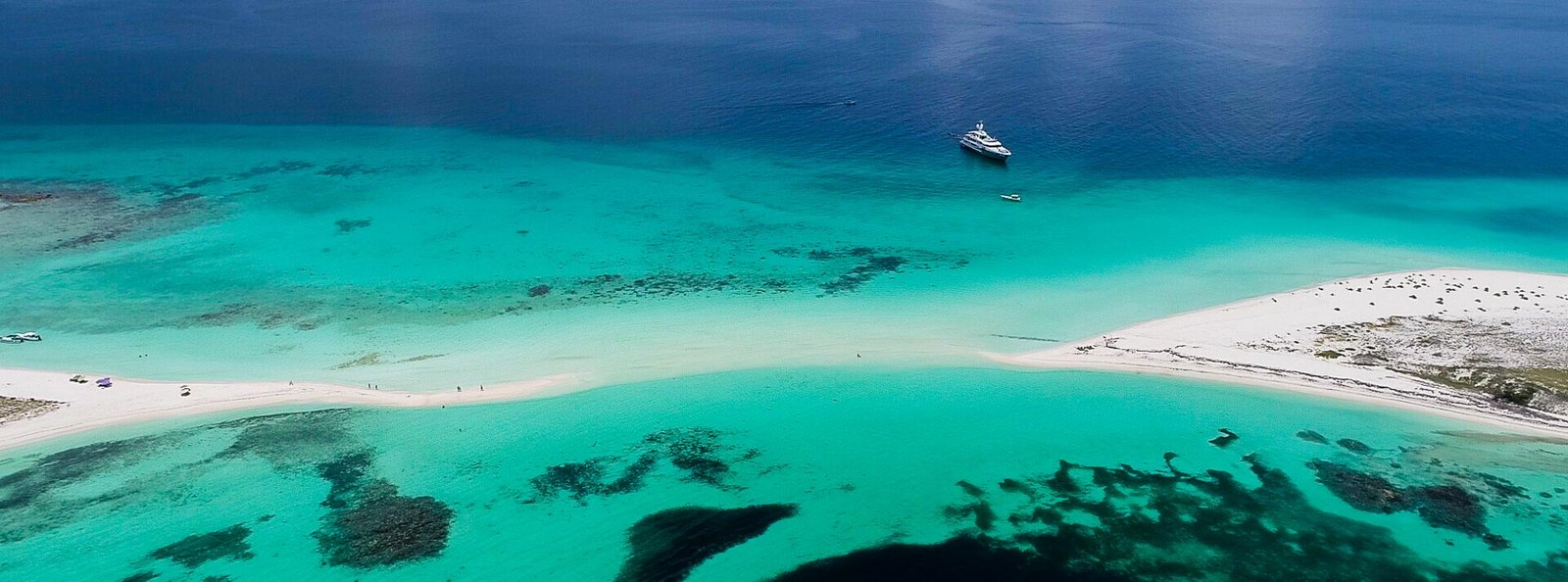 CAYO DE AGUA LOS ROQUES VENEZUELA