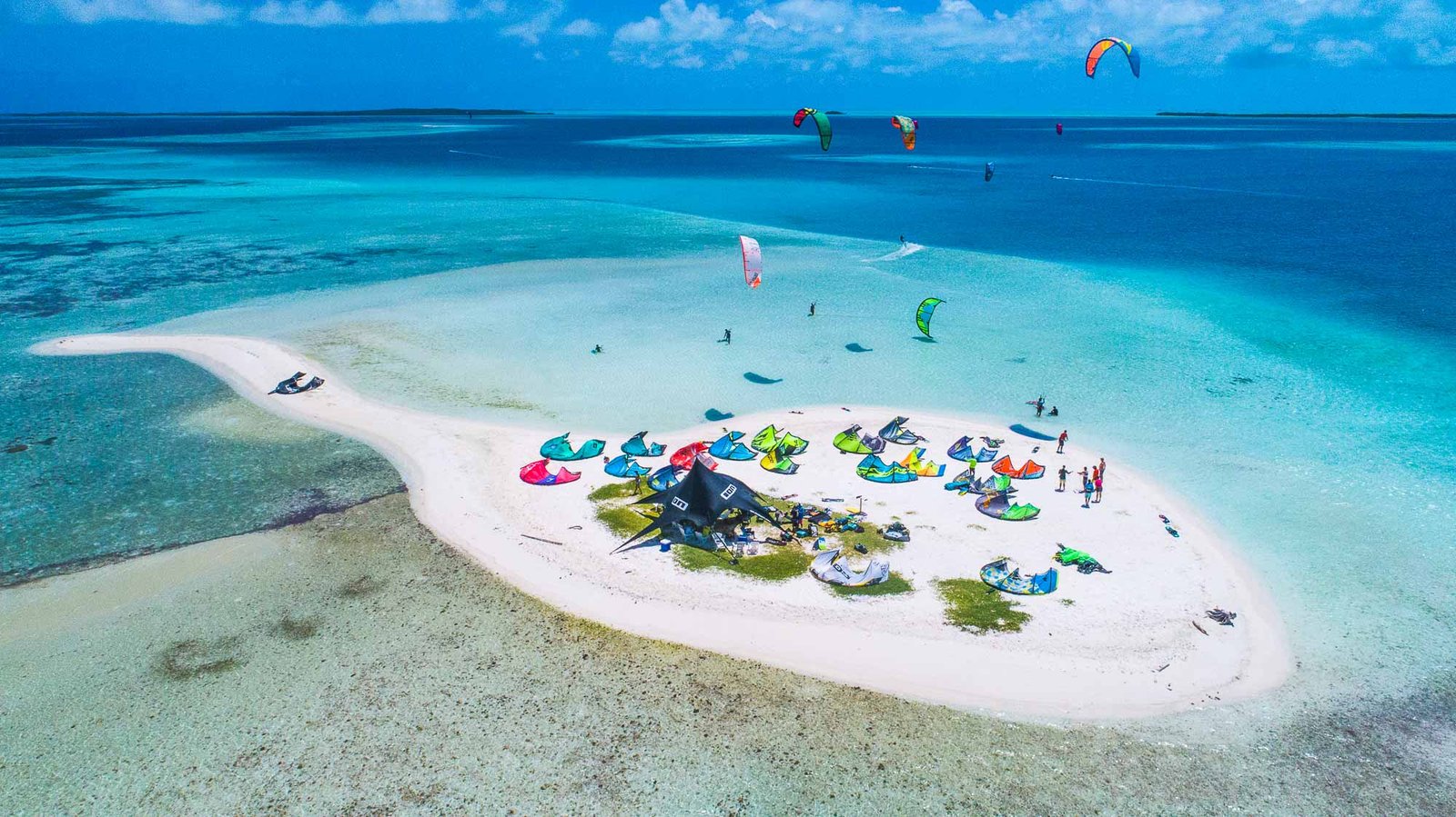 fotograf-a-a-rea-con-drone-en-los-roques-orgbluewater