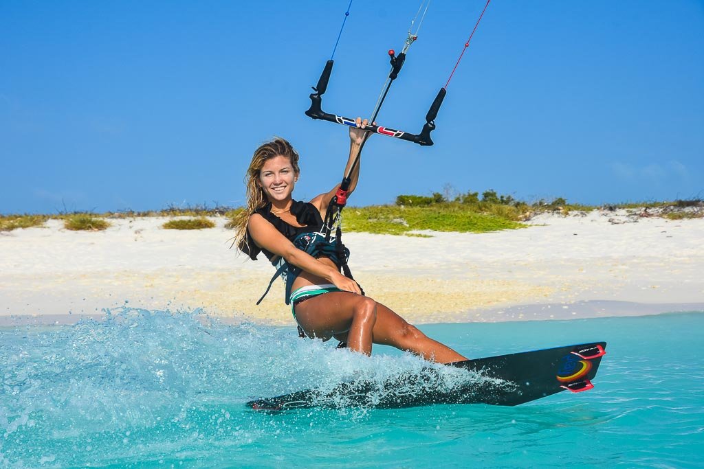 VRINDA HAMAL KITESURF EN LOS ROQUES